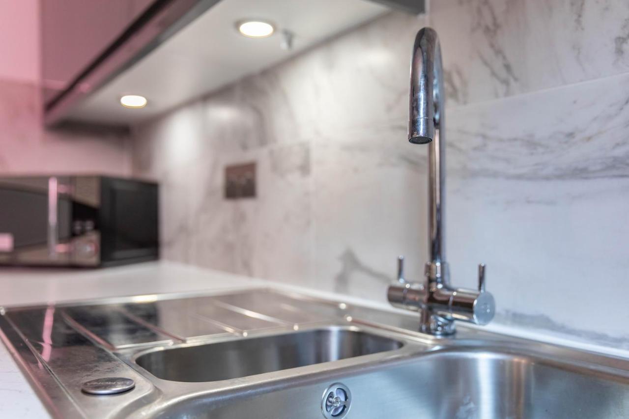 Stunning 1 Bed Merchant City Apartment With Parking غلاسغو المظهر الخارجي الصورة